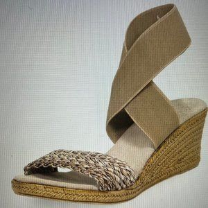 Charleston Shoes . The Carolina size 9